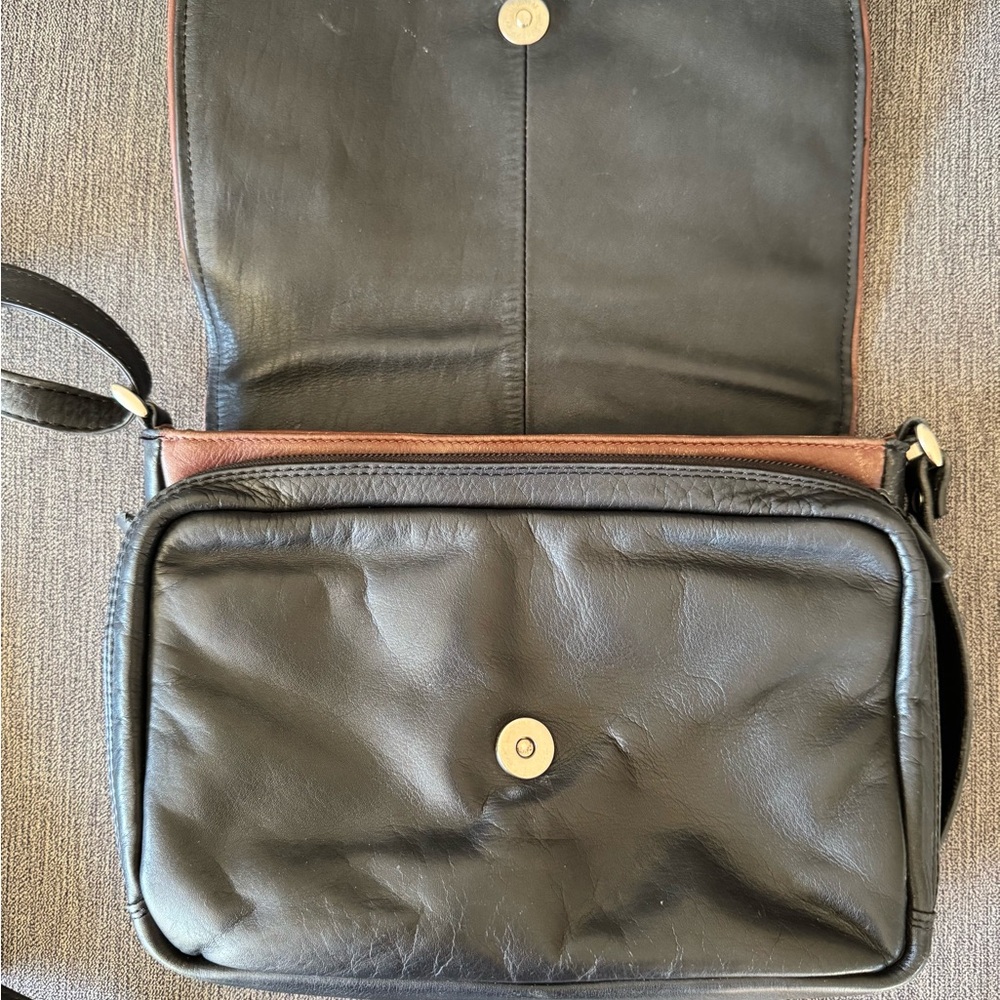 Derek Alexander Black/Brandy colour Leather CIERRA
Crossbody Flap Organizer - Picture 3 of 11